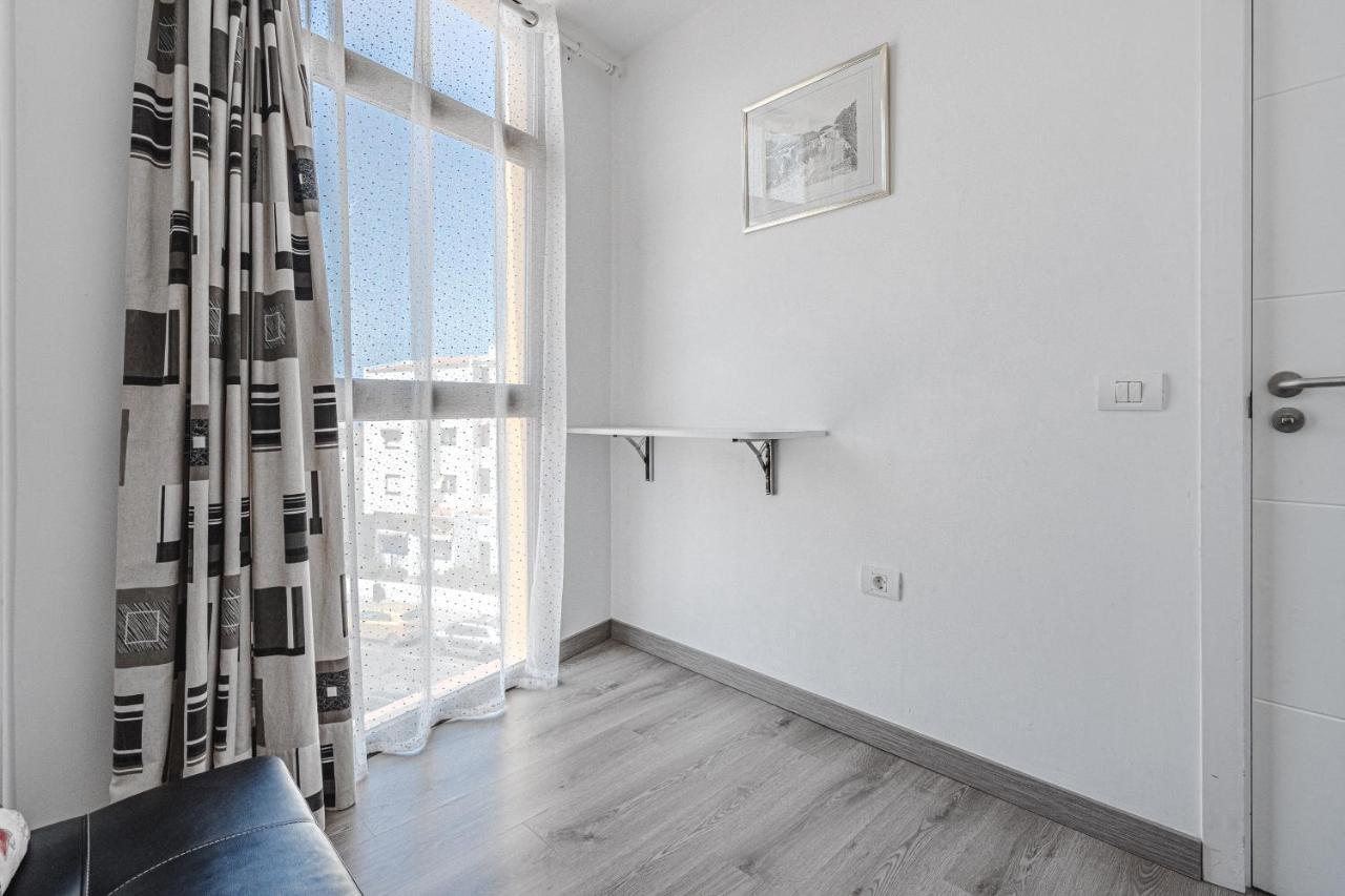 Family Apartment With 3 Bedrooms And Balcony Near Los Gigantes And Ocean Puerto de Santiago  Ngoại thất bức ảnh