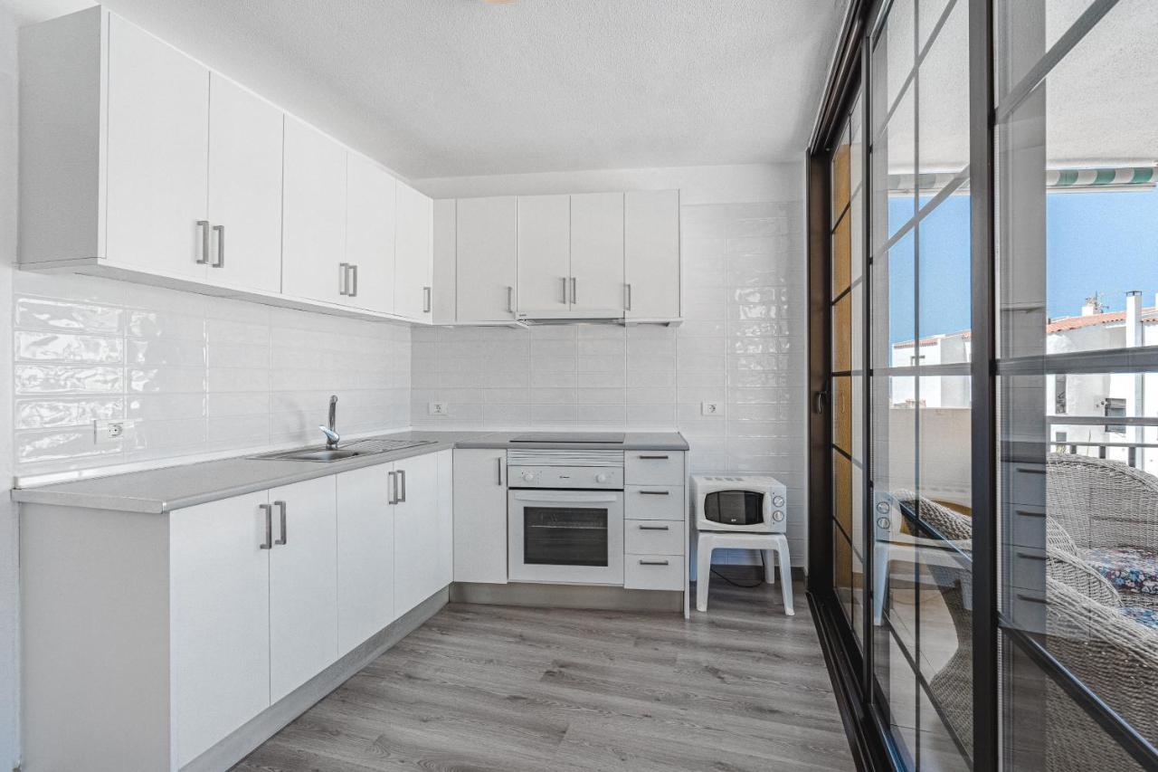 Family Apartment With 3 Bedrooms And Balcony Near Los Gigantes And Ocean Puerto de Santiago  Ngoại thất bức ảnh
