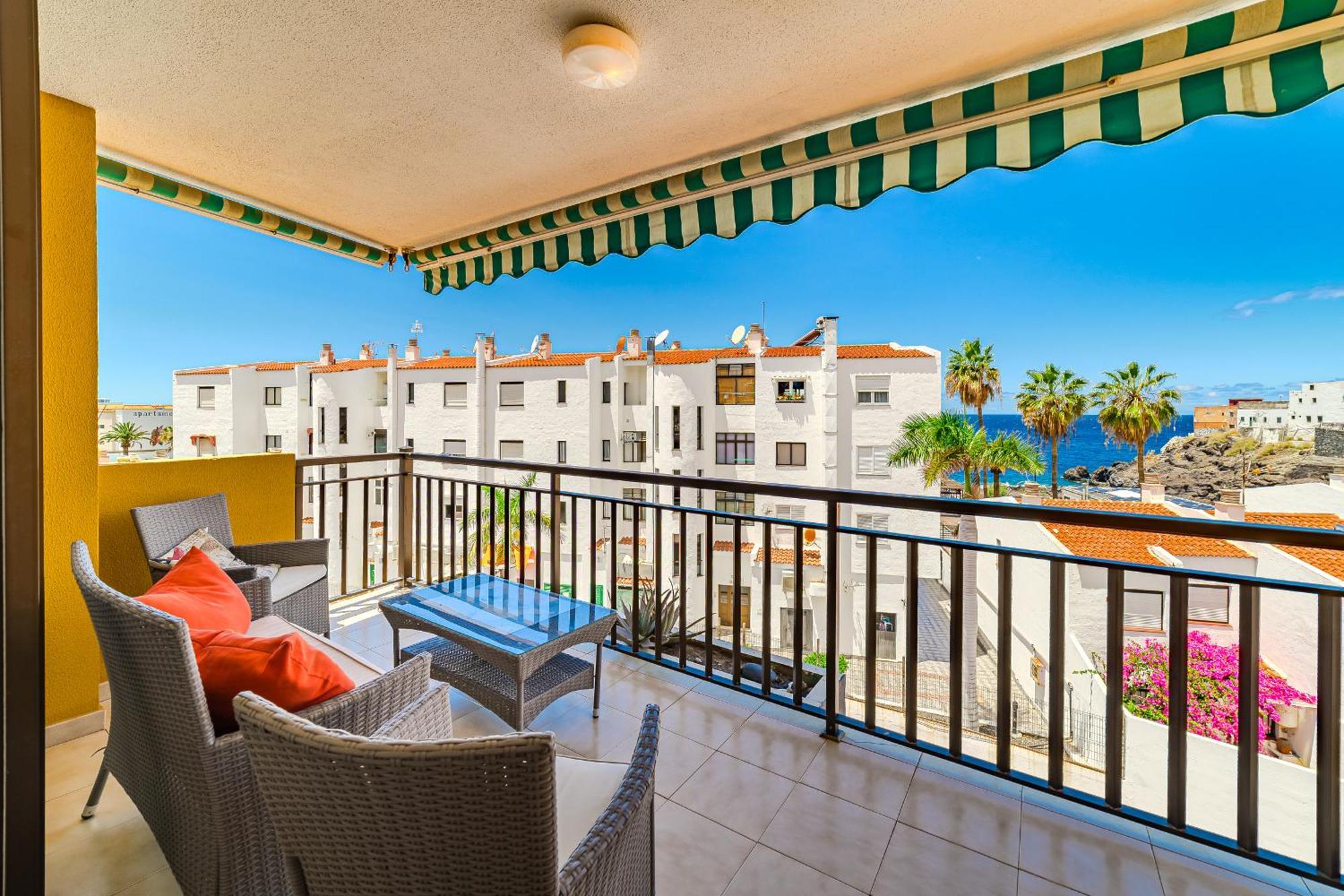 Family Apartment With 3 Bedrooms And Balcony Near Los Gigantes And Ocean Puerto de Santiago  Ngoại thất bức ảnh